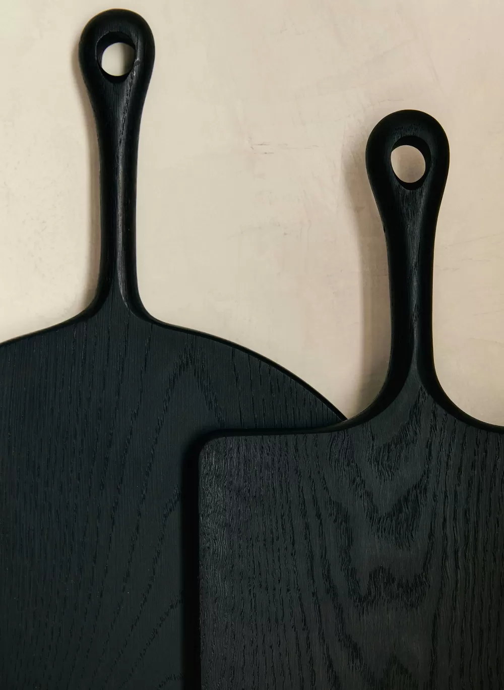 Home & Scent^imogene+willie Round Solid Black Oak Serving Board