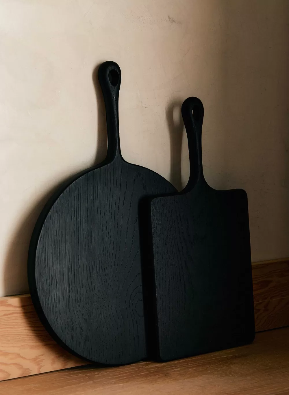 Home & Scent^imogene+willie Solid Black Oak Serving Board